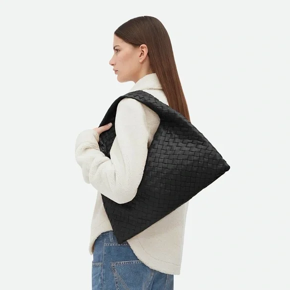 NEW BOTTEGA VENETA SMALL HOP 
in Black. Never worn. Comes with tags & dust bag - Picture 16 of 16